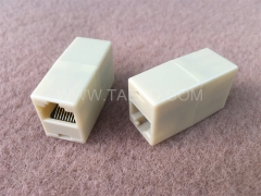 Acoplador en línea RJ45 a RJ45 UTP 8P8C CAT5E de 180 grados