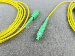 Cable de conexión de fibra óptica monomodo 9/125 um OS1 simplex SC APC de 3 mm