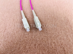 Cable de conexión de fibra óptica multimodo 50/125 um OM4 simplex SC UPC de 3 mm