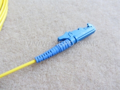 Cable de conexión de fibra óptica monomodo 9/125 um OS1 Simplex E2000 UPC