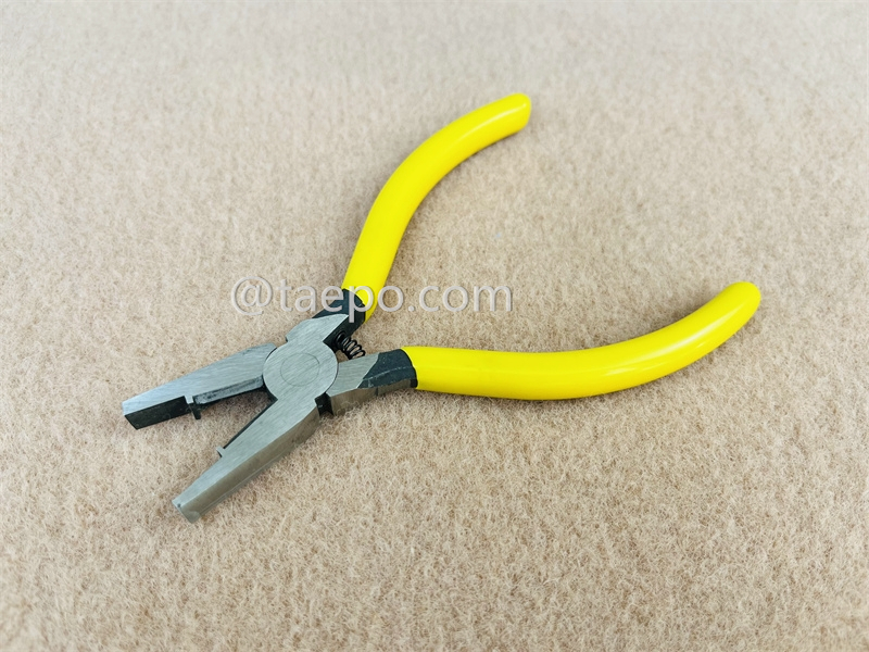 Herramienta de engaste para conectores de cables pequeños