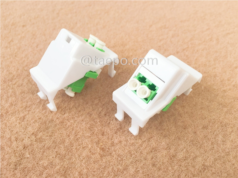  Insert de plástico con adaptador LC/APC duplex