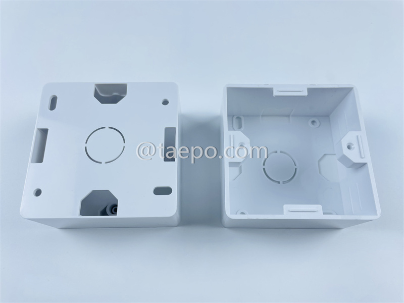 Caja posterior, 80x80x40 mm, estilo francés