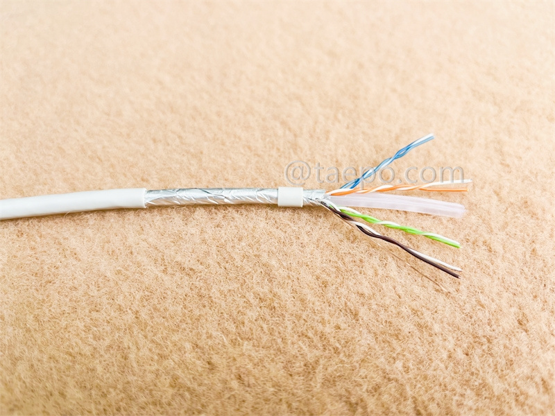 Cable LAN, CAT6, FTP, 4 pares, cobre desnudo, AWG23, conductor sólido, 305 m/rollo