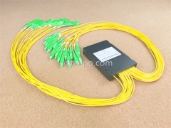 Divisor de fibra óptica, PLC, carcasa de plástico, G657A, 1x32, tubo suelto de 2 mm, 1 m, con conector SC/APC