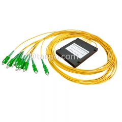 Divisor de fibra óptica, PLC, carcasa de plástico, G657A, 1x8, tubo suelto de 2 mm, 1 m, con conector SC/APC