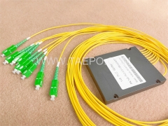 Divisor de fibra óptica, PLC, carcasa de plástico, G657A, 1x8, tubo suelto de 2 mm, 1 m, con conector SC/APC