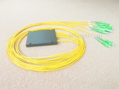 Divisor de fibra óptica, PLC, carcasa de plástico, G657A, 2x8, tubo suelto de 2 mm, 1 m, con conector SC/APC