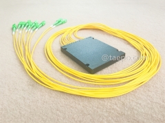 Divisor de fibra óptica, PLC, carcasa de plástico, G657A, 2x8, tubo suelto de 2 mm, 1 m, con conector SC/APC