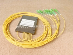Divisor de fibra óptica, PLC, carcasa de plástico, G657A, 1x8, tubo suelto de 2 mm, 1 m, con conector SC/APC