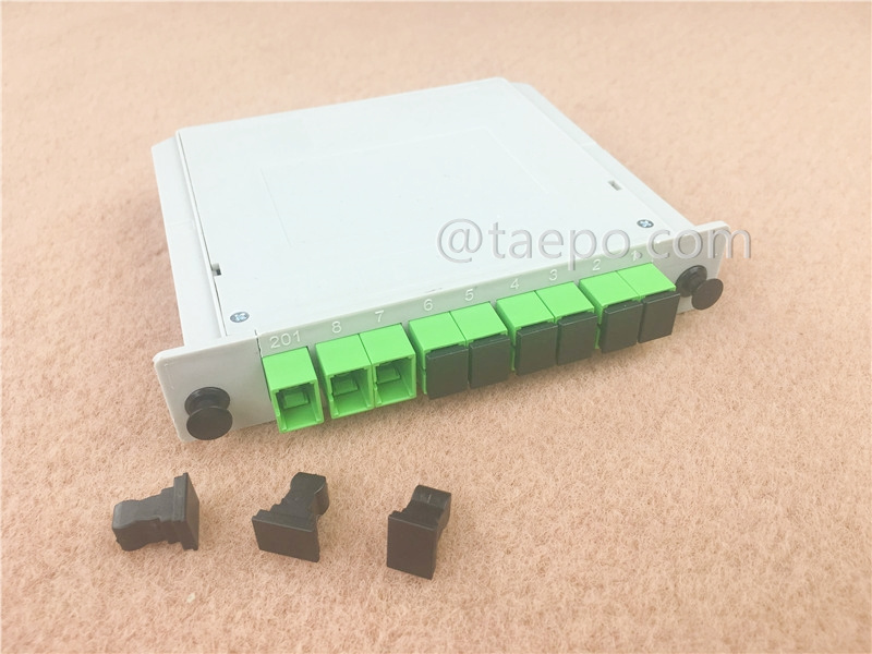 Divisor óptico de fibra, PLC, tipo casete, G657A, 1x8, tubo holgado de 0,9 mm, con conector SC/APC y adaptador